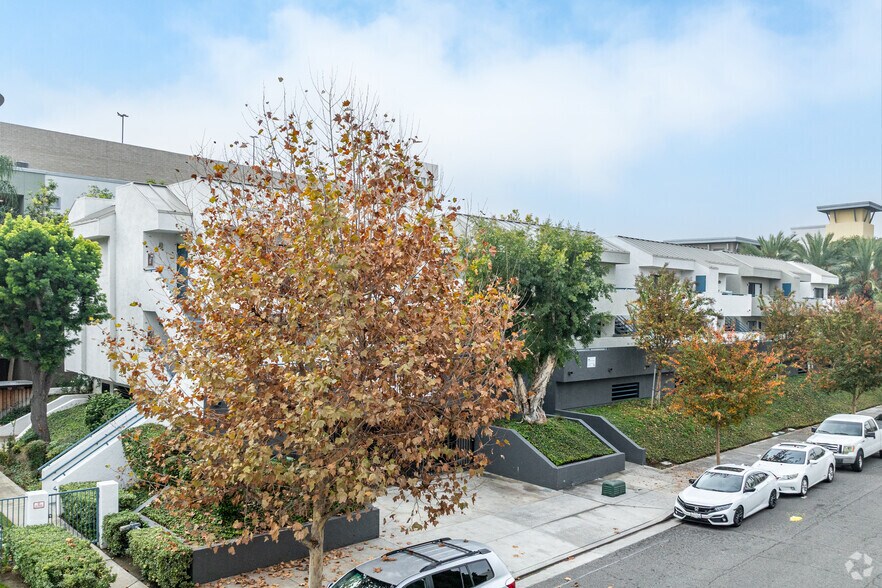 More Photos Of 2550 College Pl, Fullerton Apartments For Sale