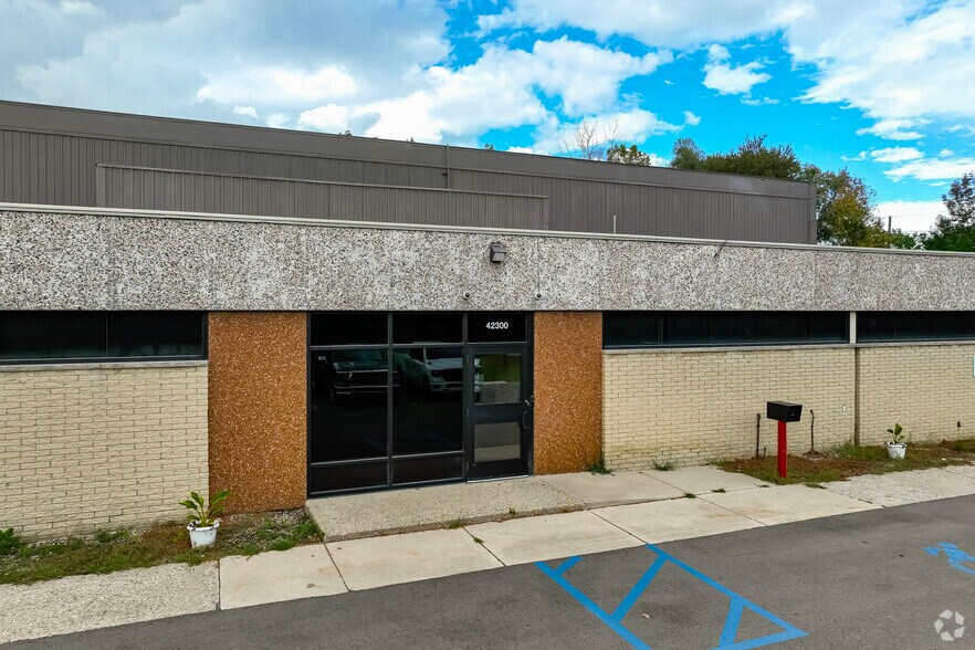 More Photos Of 42300 W 9 Mile Rd, Novi Warehouse For Sale