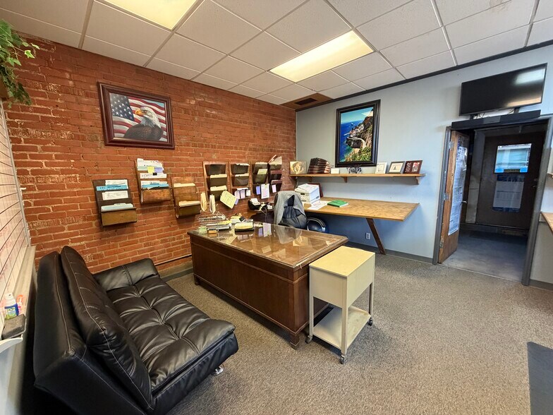 More Photos Of 125 E Fesler St, Santa Maria Service For Sale