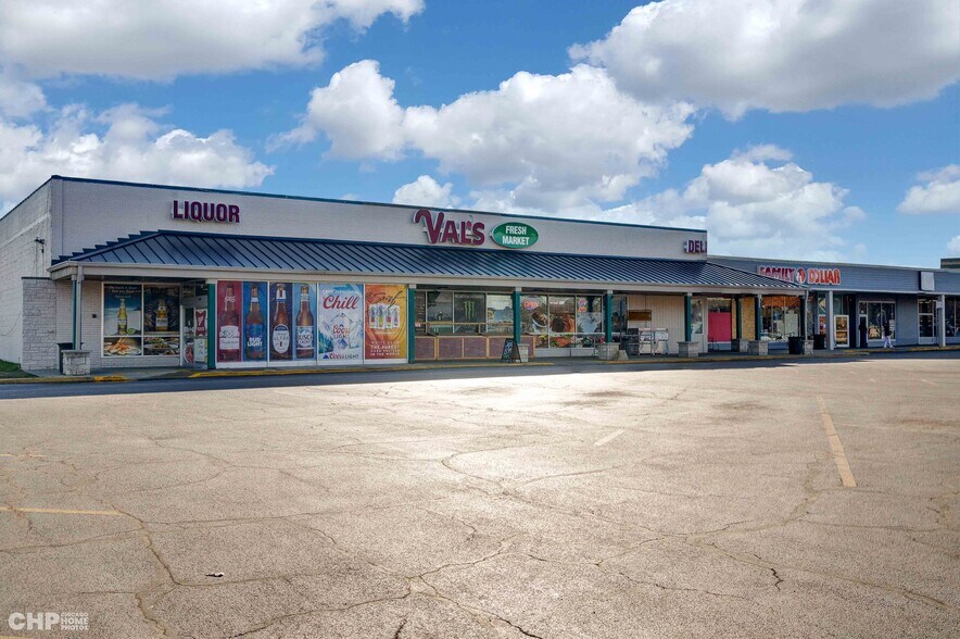 More Photos Of 65 E Grand Ave, Fox Lake Unknown For Lease