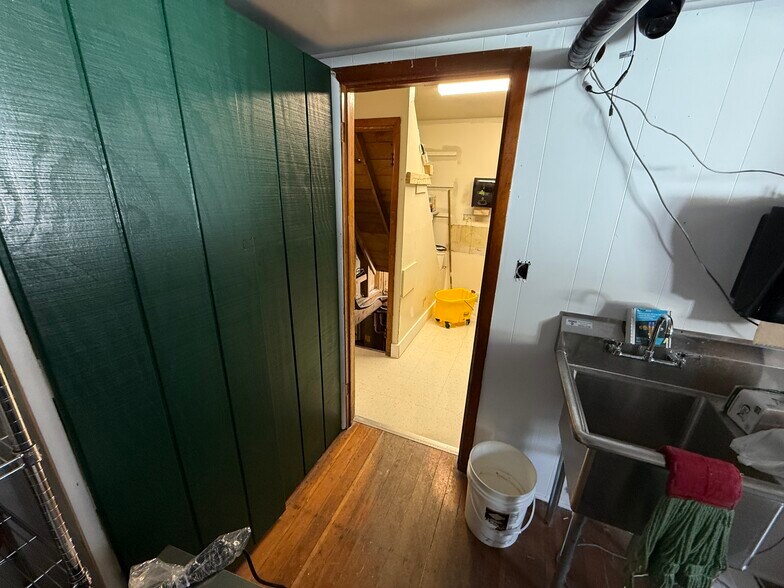 More Photos Of 1640 W US-2, Crystal Falls Restaurant For Sale
