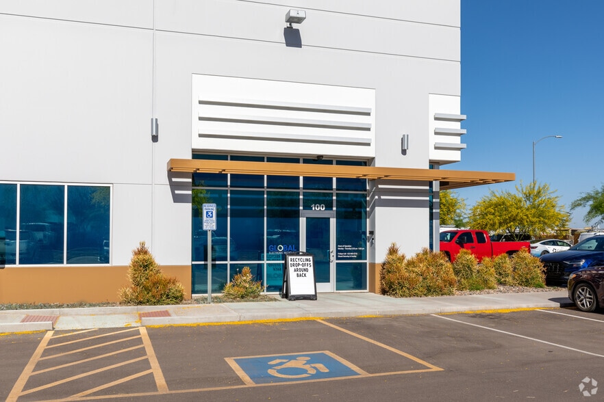 More Photos Of 325 E Pinnacle Peak Rd, Phoenix Unknown For Lease