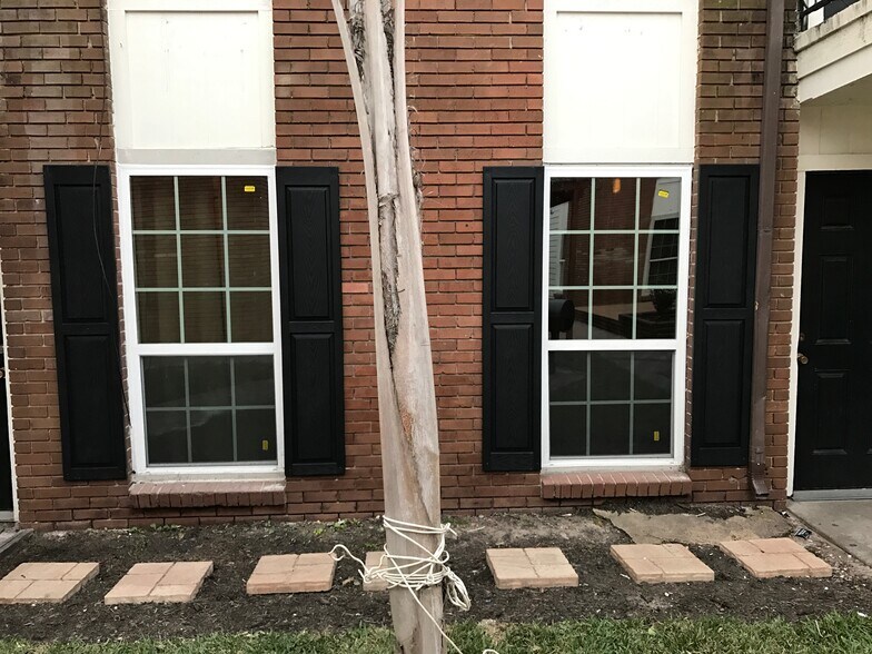 More Photos Of 122 E Crosstimbers St, Houston Apartments For Sale