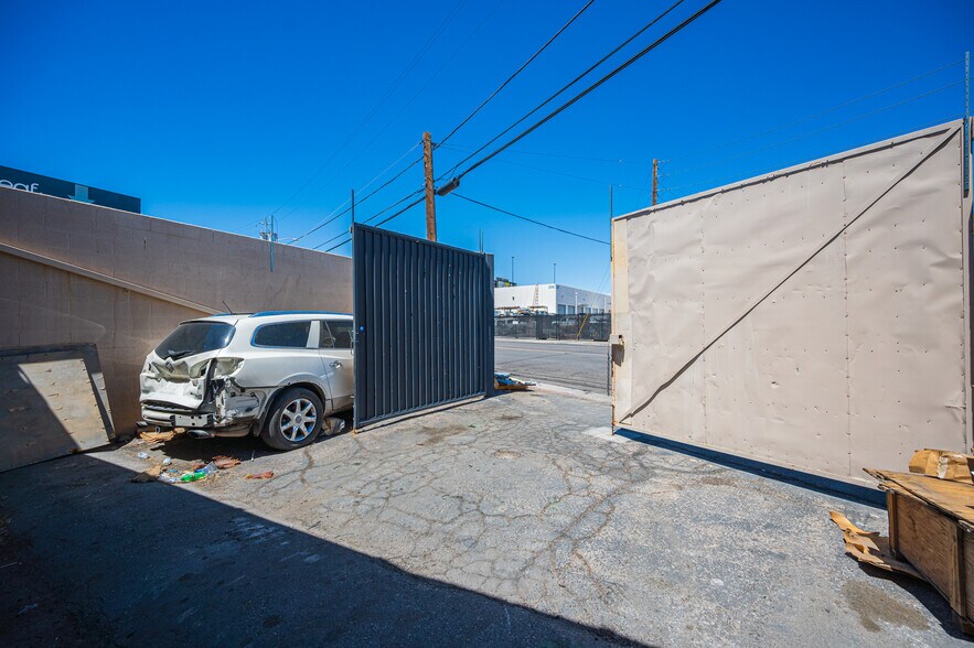 More Photos Of 2310-2315 Western Ave, Las Vegas Warehouse For Lease