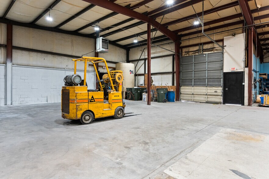 More Photos Of 100 N 11th St, Van Buren Warehouse For Sale