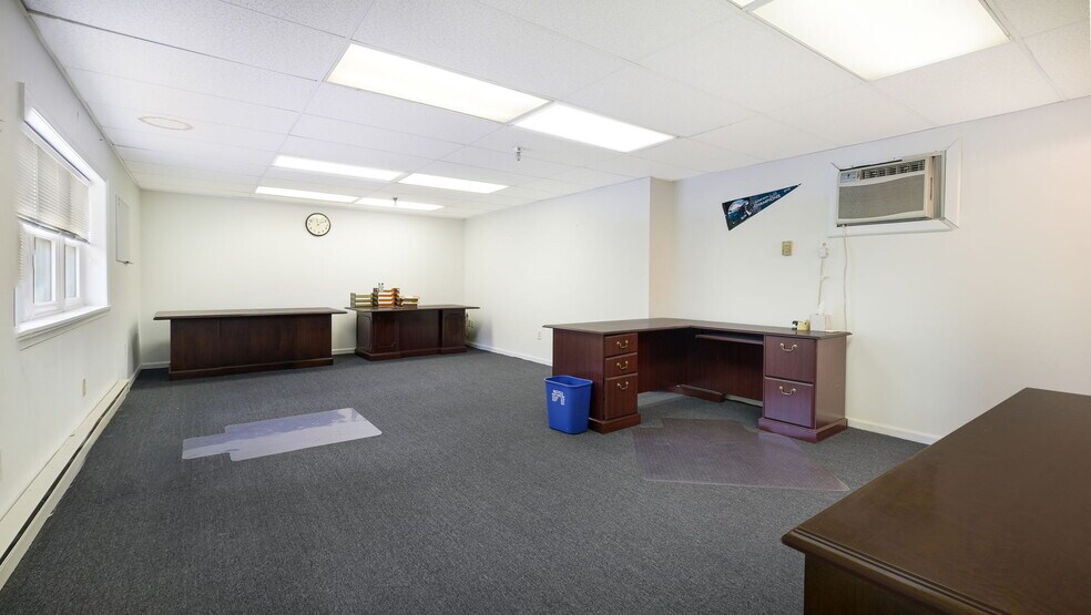 More Photos Of 4726 Blakiston St, Philadelphia Distribution For Sale