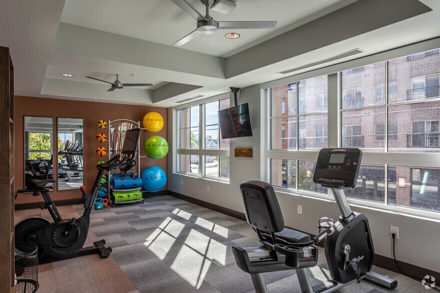 More Photos Of 120 E 5th Ave, Columbus Apartments For Lease