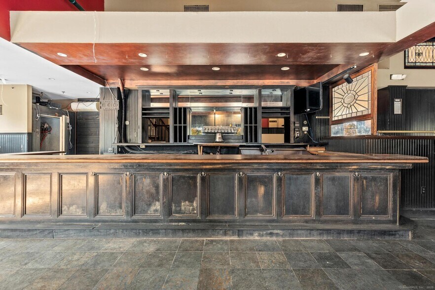 More Photos Of 24 W Main St, Avon Restaurant For Lease