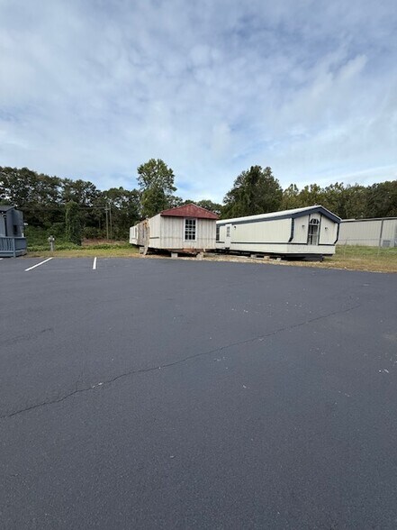 More Photos Of 4392 S Church St, Roebuck Service For Sale