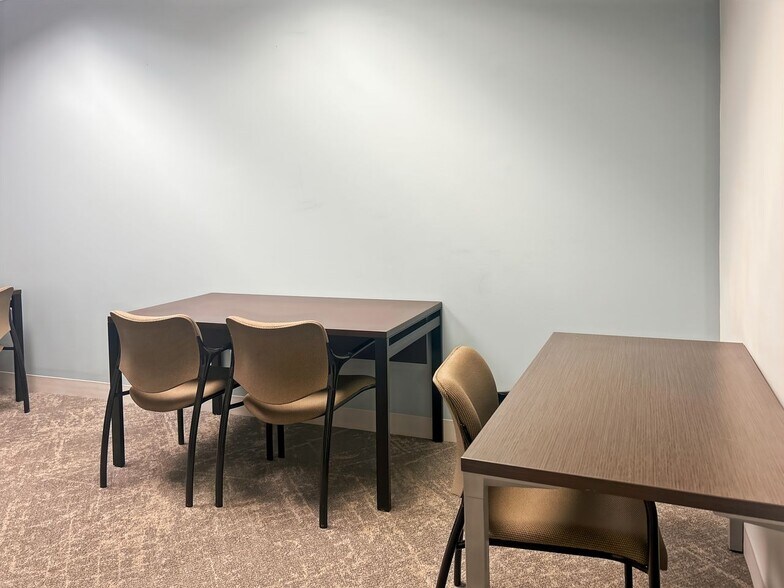 More Photos Of 7400 Beaufont Springs Dr, Richmond Coworking Space