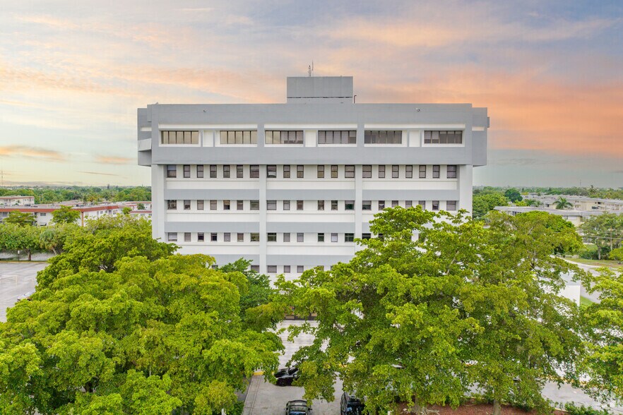 More Photos Of 4200 NW 16th St, Lauderhill Loft Creative Space For Sale