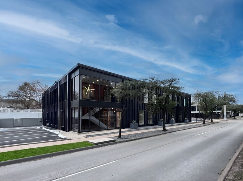 Primary Photo Of 2120 Montrose Blvd, Houston Office For Lease