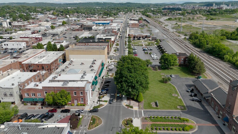 More Photos Of 244-252 Broad St, Kingsport Storefront Retail Office For Sale