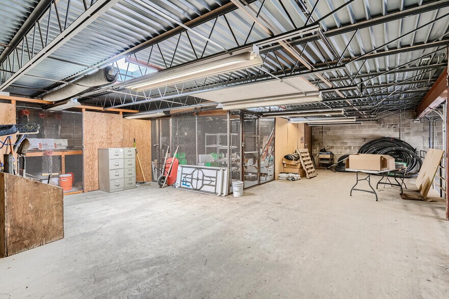 More Photos Of 6849 S Dawson Cir, Englewood Warehouse For Lease