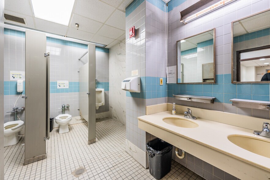 More Photos Of 12909 26th Ave, Flushing Office For Sale