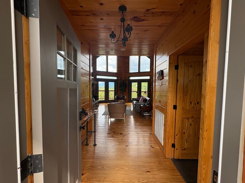 More Photos Of 433 Red Hawk Way, Gatlinburg Specialty For Sale