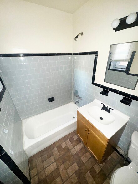 More Photos Of 1818 Q St SE, Washington Apartments For Sale