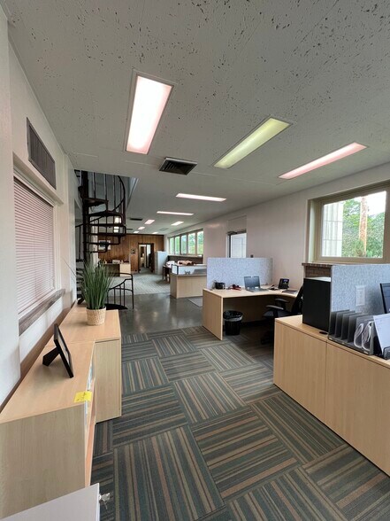 More Photos Of 810 Noblestown Rd, Carnegie Office For Sale