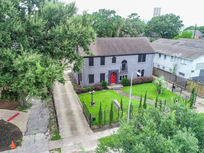 More Photos Of 2424 Southmore Blvd, Houston Medical For Lease