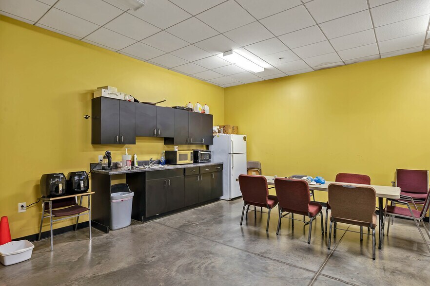 More Photos Of 1616 Harley Davidson Blvd, Columbia Freestanding For Sale