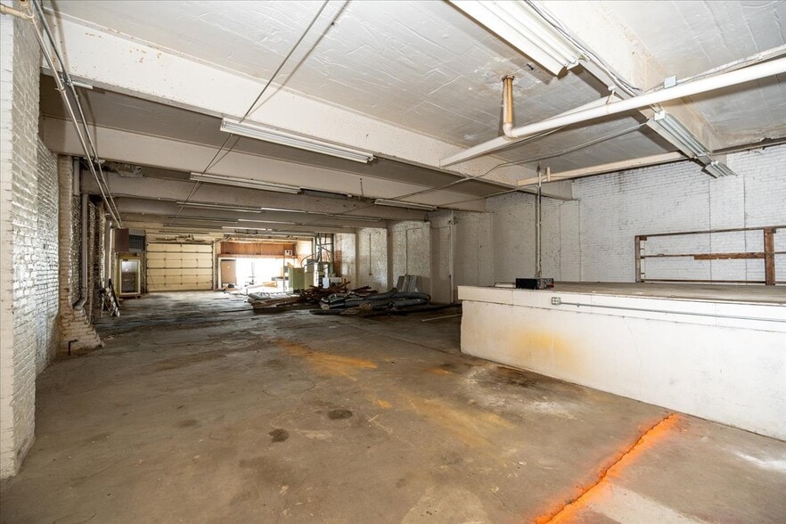 More Photos Of 4568 Penn Ave, Pittsburgh Warehouse For Sale