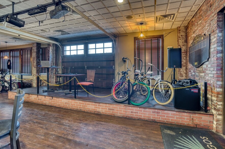 More Photos Of 3817 Pacific Ave, Wildwood Restaurant For Sale