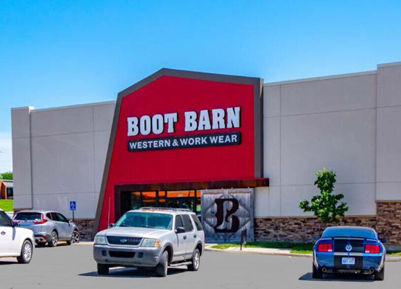 More Photos Of 5900 SW Huntoon St, Topeka Freestanding For Lease