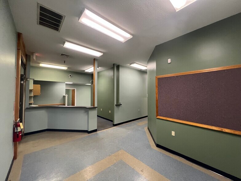 More Photos Of 59 Chennel Dr, Concord Office For Sale