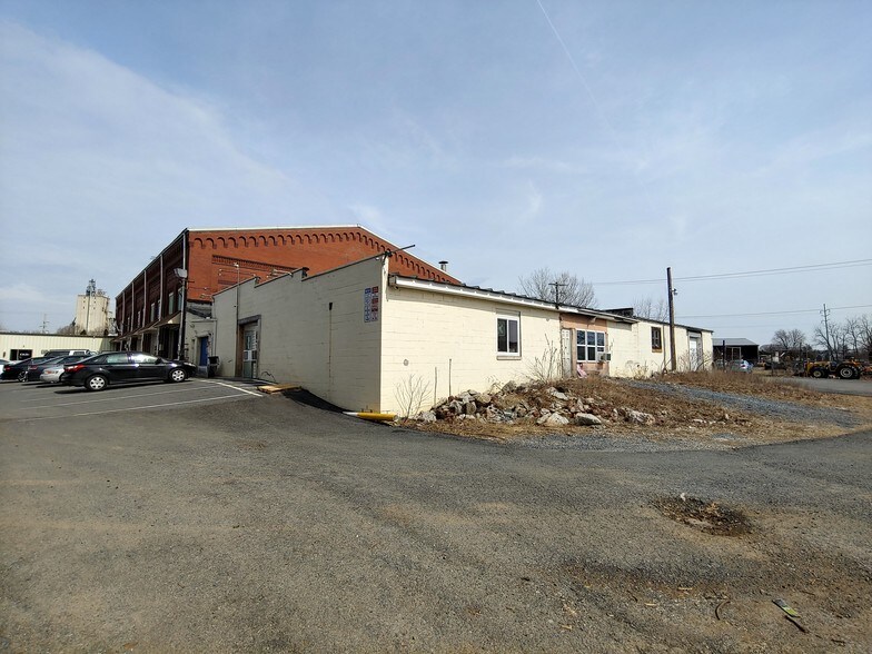 More Photos Of 34 N 16th St, Lebanon Warehouse For Sale