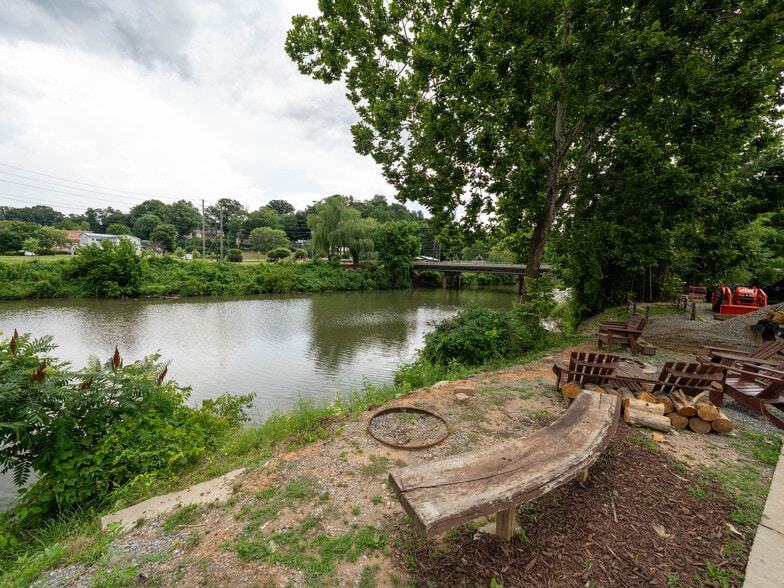 More Photos Of 339 Park St, Canton Restaurant For Sale