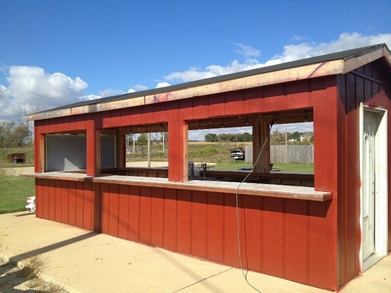 More Photos Of 11419 S Grant Hwy, Marengo Restaurant For Sale