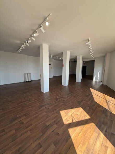 More Photos Of 189 Front St, South Plainfield Storefront Retail Residential For Lease