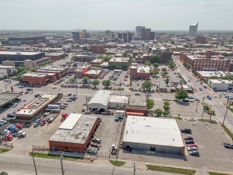 More Photos Of 130 N Washington Ave, Wichita General Retail For Sale