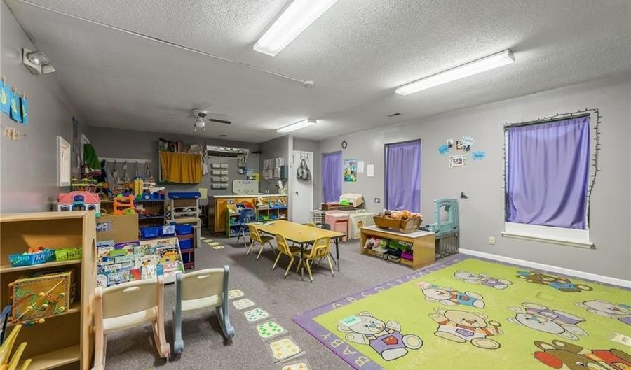 More Photos Of 205 E Southbrook Pky, Kearney Daycare Center For Sale