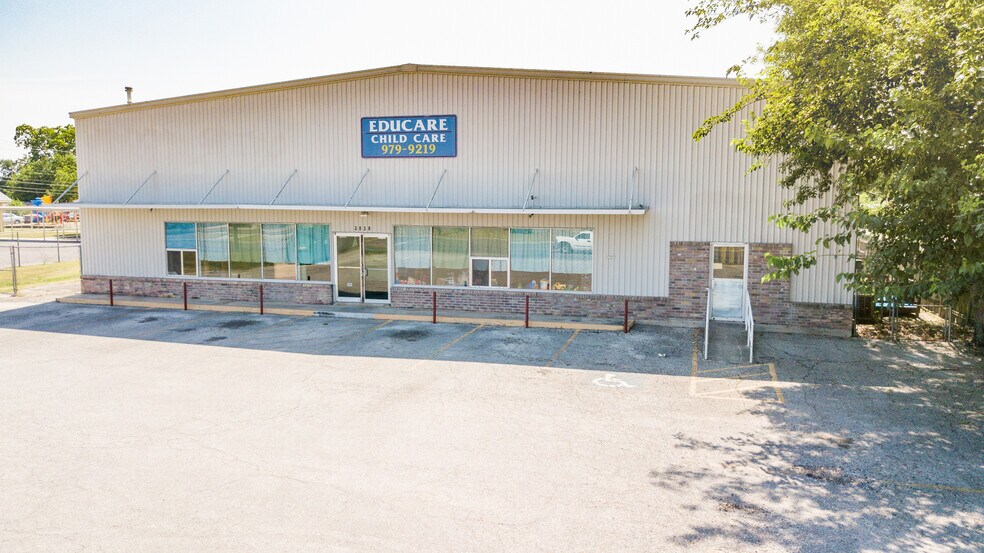 More Photos Of 3838 West Ave, San Antonio Warehouse For Sale