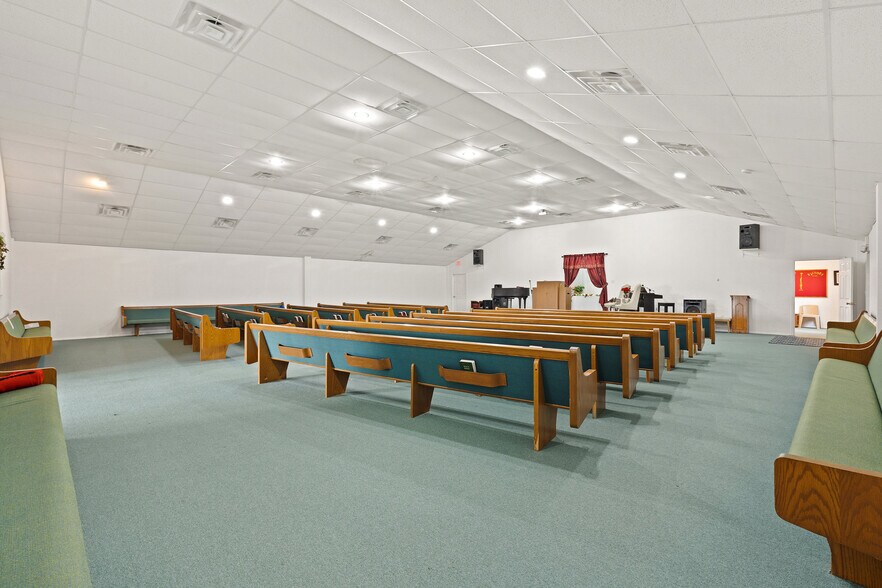 More Photos Of 2225 S State Highway 95, Taylor Freestanding For Lease