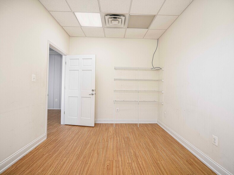 More Photos Of 350 Granary Rd, Forest Hill Flex For Lease
