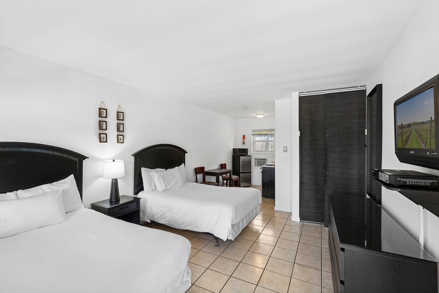 More Photos Of 72 Foster Ave, Hampton Bays Hotel For Sale