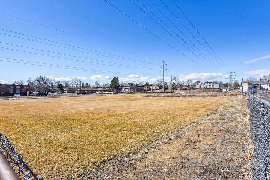 More Photos Of 1100 Upham St, Lakewood Schools For Lease