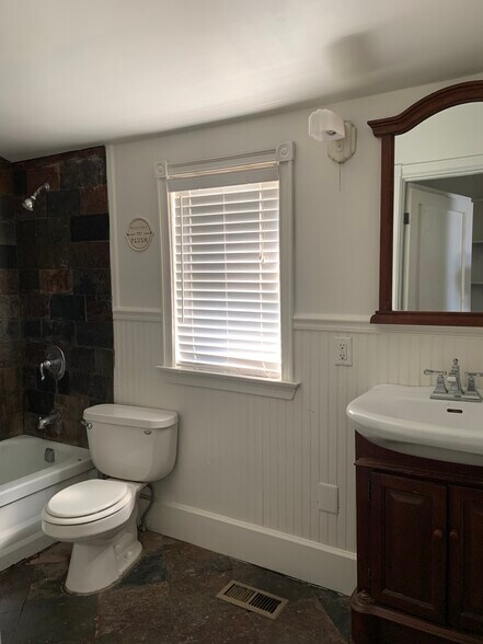 More Photos Of 1120 3rd Ave S, Nashville General Retail For Sale