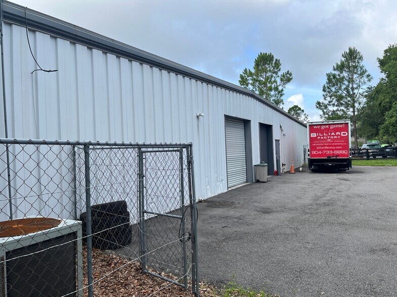 More Photos Of 5585 University Blvd W, Jacksonville Storefront Retail Office For Sale
