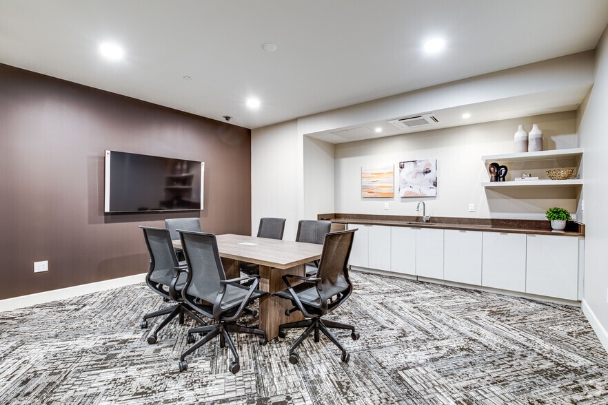 More Photos Of 800 Cretin Ave S, Saint Paul Apartments For Lease