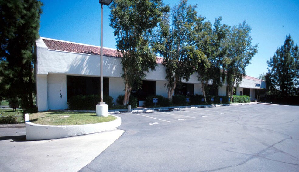 More Photos Of 24009 Ventura Blvd, Calabasas Office For Lease