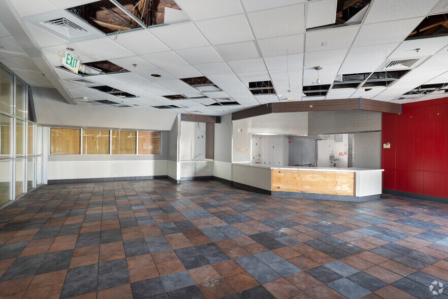 More Photos Of 725 S Palm Canyon Dr, Palm Springs Fast Food For Sale