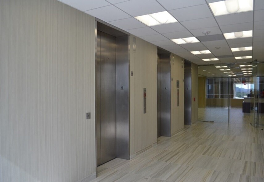 More Photos Of 2901 Wilcrest Dr, Houston Office For Lease