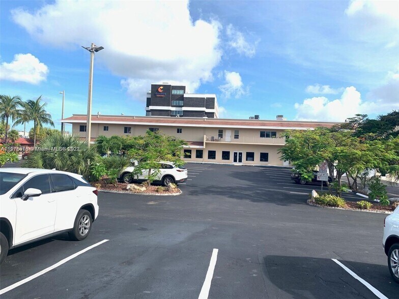 More Photos Of 236 N Federal Hwy, Dania Beach Unknown For Lease