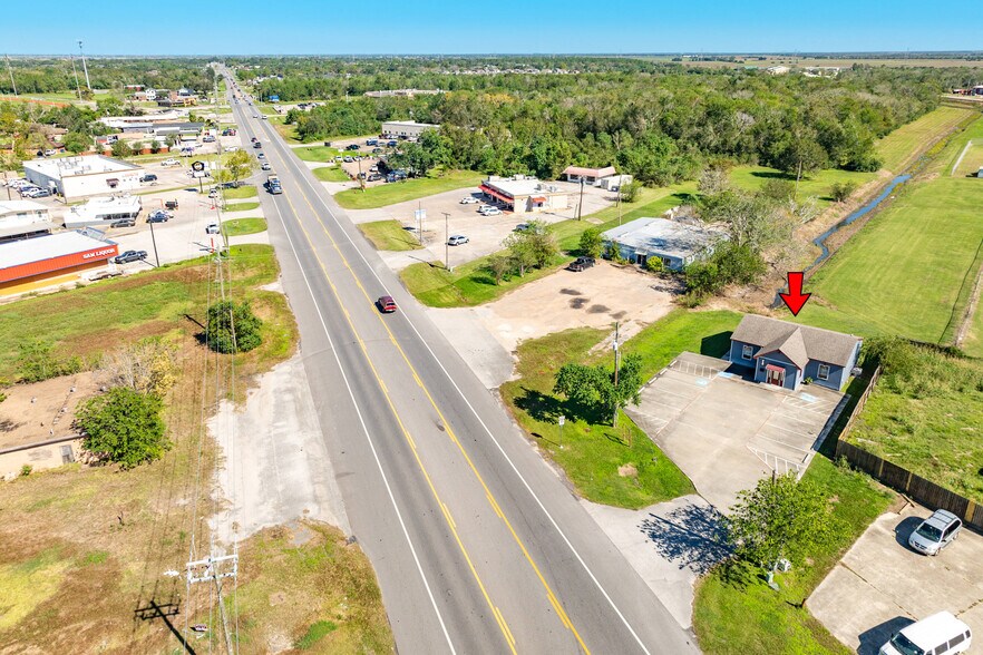 More Photos Of 1228 E Mulberry St, Angleton Bar For Sale