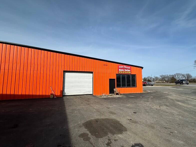 More Photos Of 2600 NE Hudson Rd, Rogers Industrial For Sale