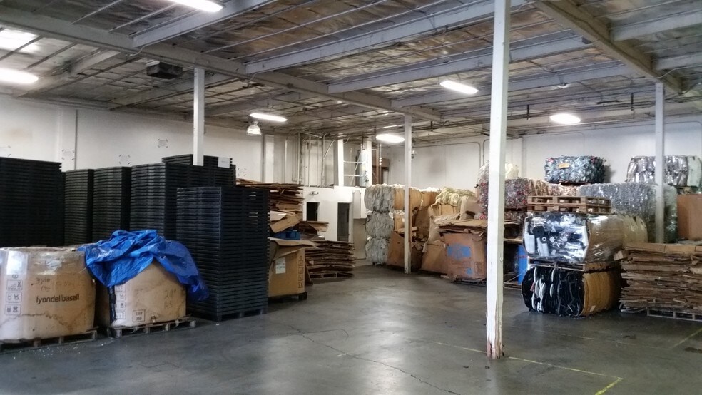 More Photos Of 538 W Monterey Ave, Pomona Distribution For Lease