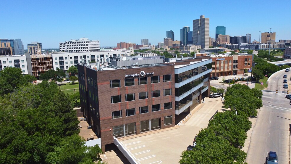 More Photos Of 1612 Summit Ave, Fort Worth Office For Lease